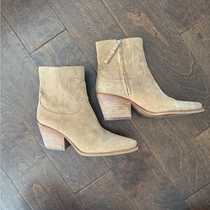 Sam Edelman Wilda Boot. Tan Suede Ankle Boots